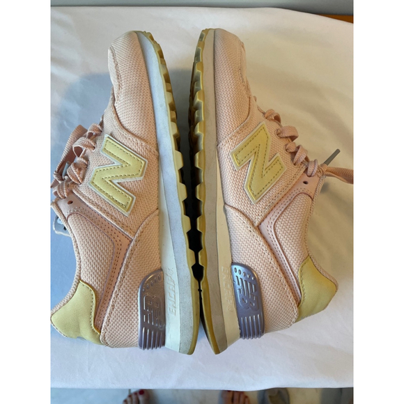 New Balance 574 Sneakers, Pink, women’s Size 8 - Picture 4 of 7